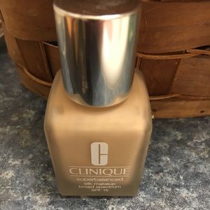 Clinique Foundation